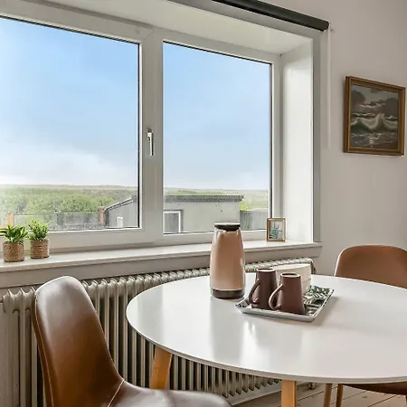 Med Klitudsigt Og Fantastisk Beliggenhed I Hjertet Af Sj1054 * Thyborøn