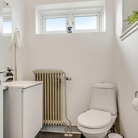 Med Klitudsigt Og Fantastisk Beliggenhed I Hjertet Af Sj1054 Thyborøn